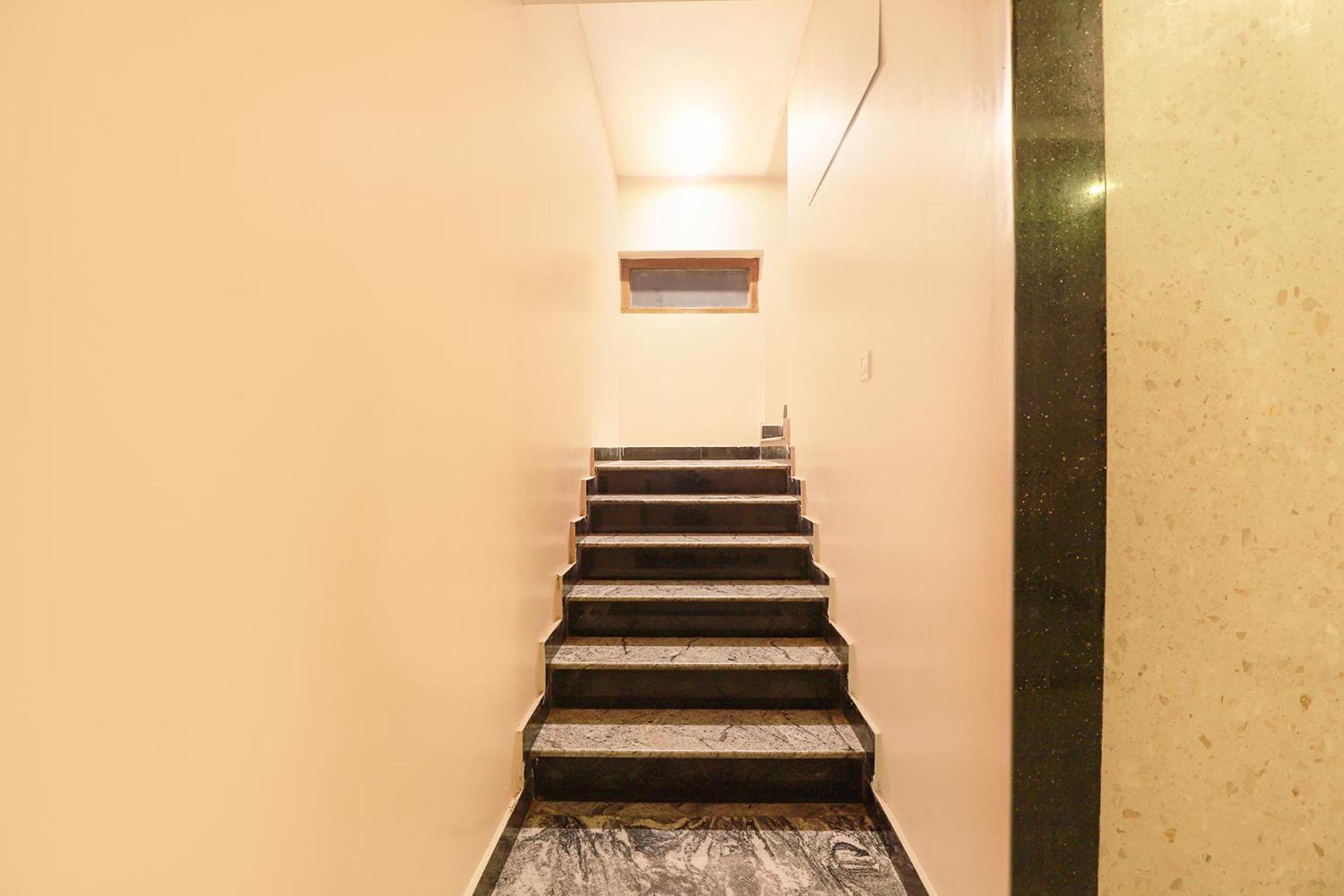 Fabhotel Nk Courtyard - Nr Guindy Industrial Estate Chennai Exterior photo